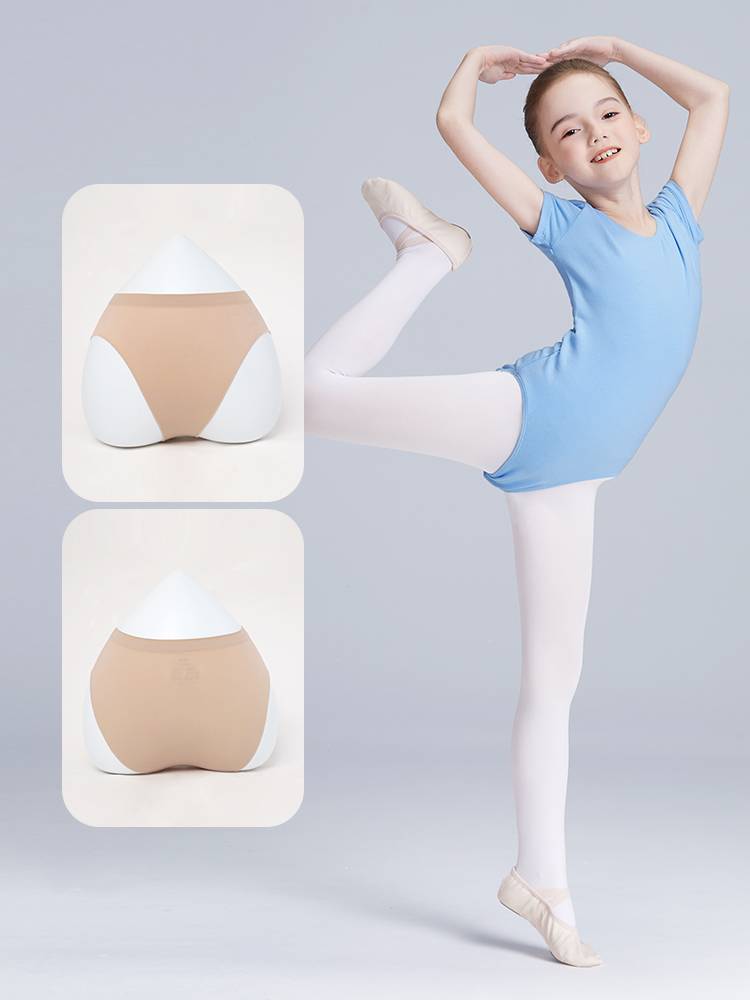 Children dance underpants and gymnasiums and girls play underpants when they're invisible