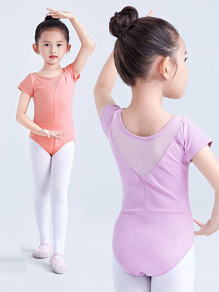 Children's dance short-sleeve girls practiced their Chinese dance clothes and danced in black gymnastics for the summer