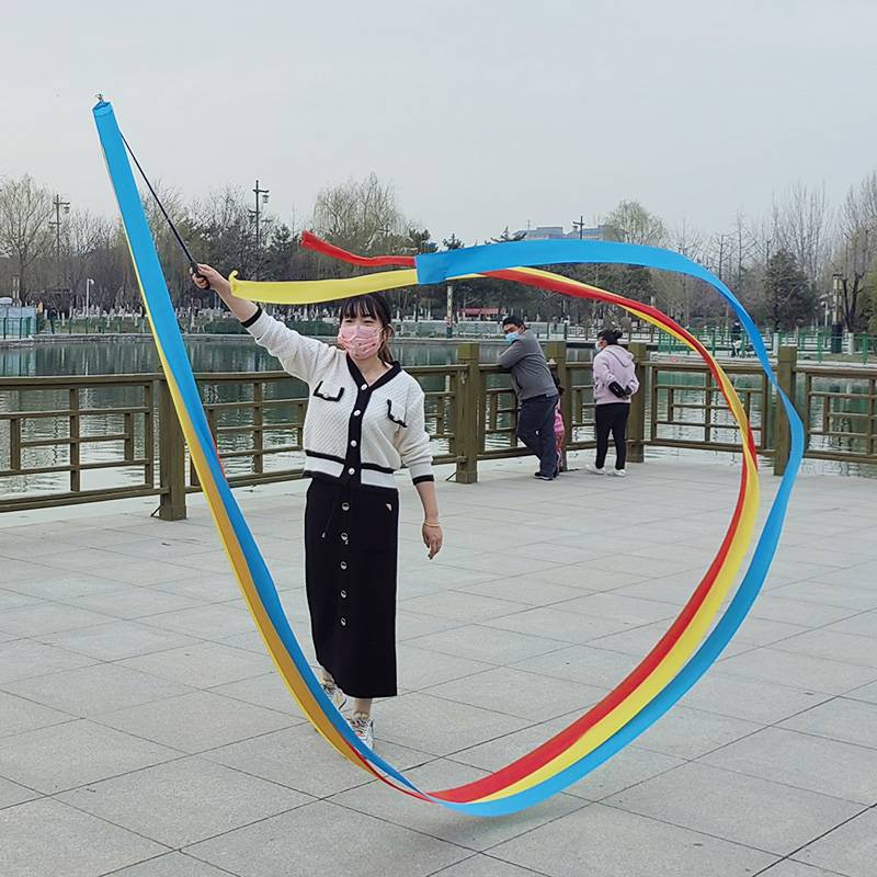 Four knots, one pole, three strokes, six metres by six centimeters