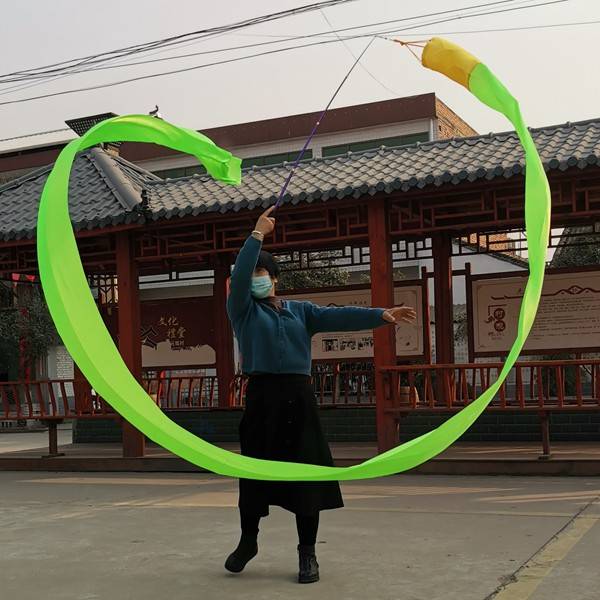 One + one green silk 6m long 20 cm wide