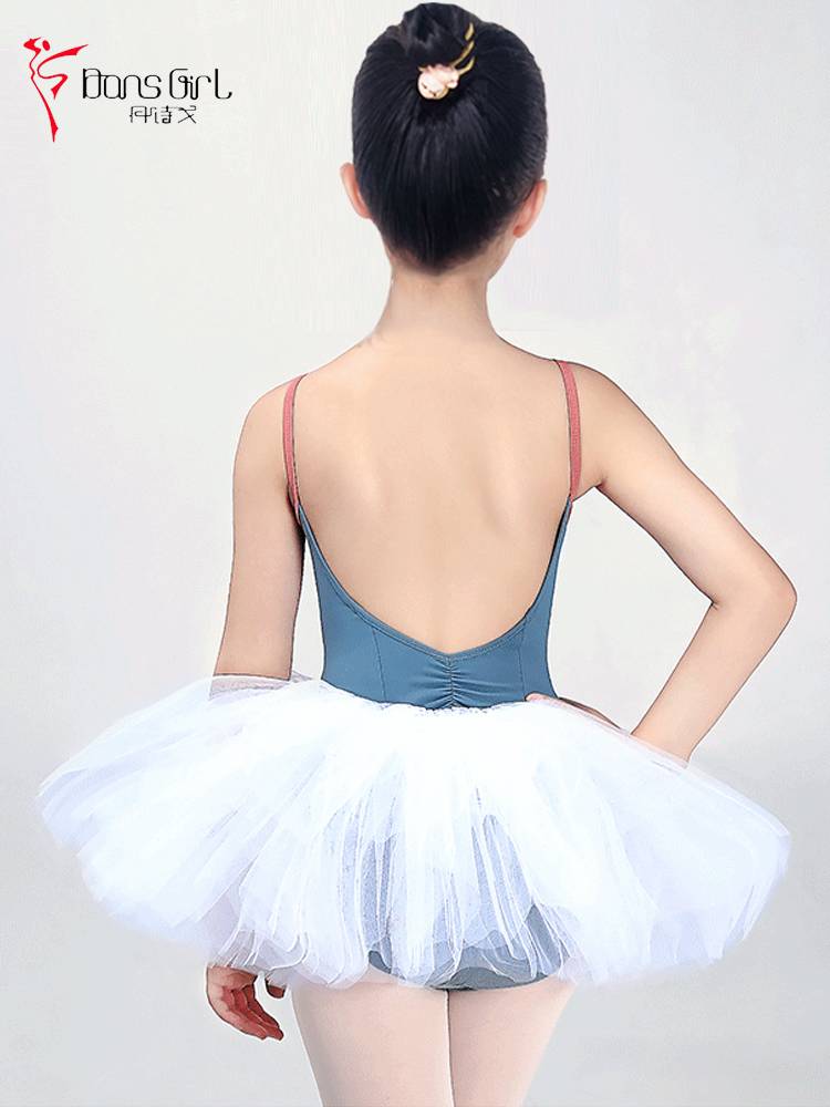 Danisago, a grown-up ballerina, and a cosmopolitan choreographer