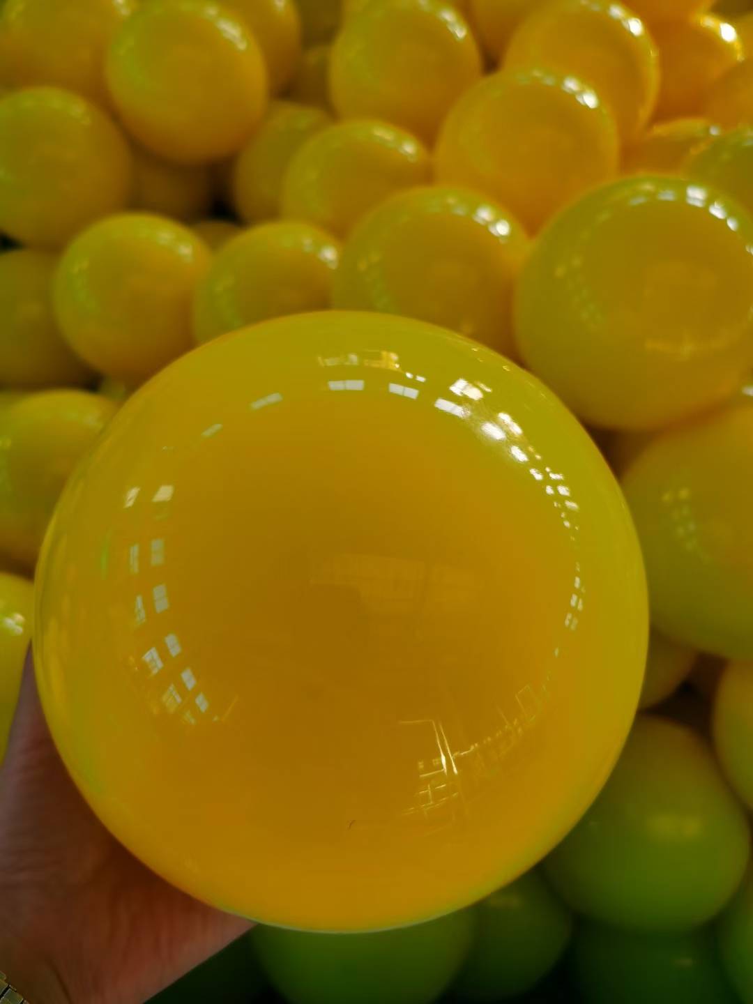 Yellow 15 centimeters