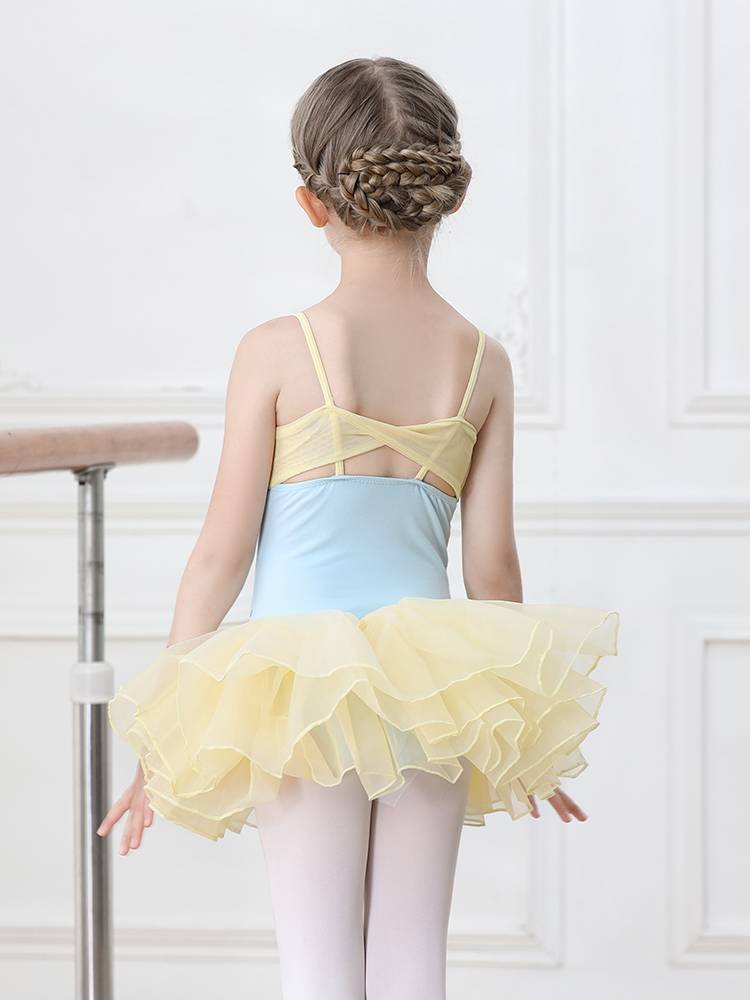 "Summer gymnasium dress for ballet dress girls, short-sleeved girls, dancing with young children in Chinese dance clothes."