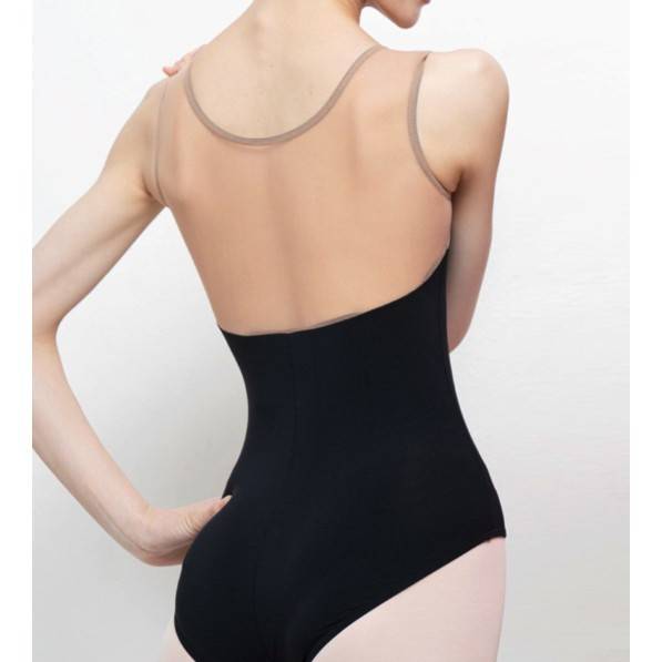 The ballerina dance dress has a sarcasm lined up to the high tungsten body