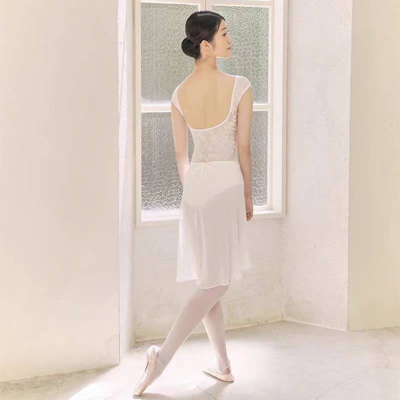 High-end ballet choreographer, white choreographer, adult gymnasium stagnatorial stylist