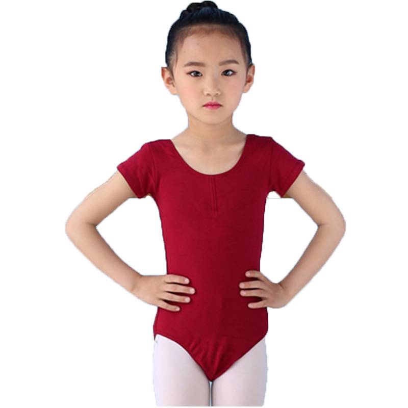 A new gymnasium for young children with short-sleeved ballet