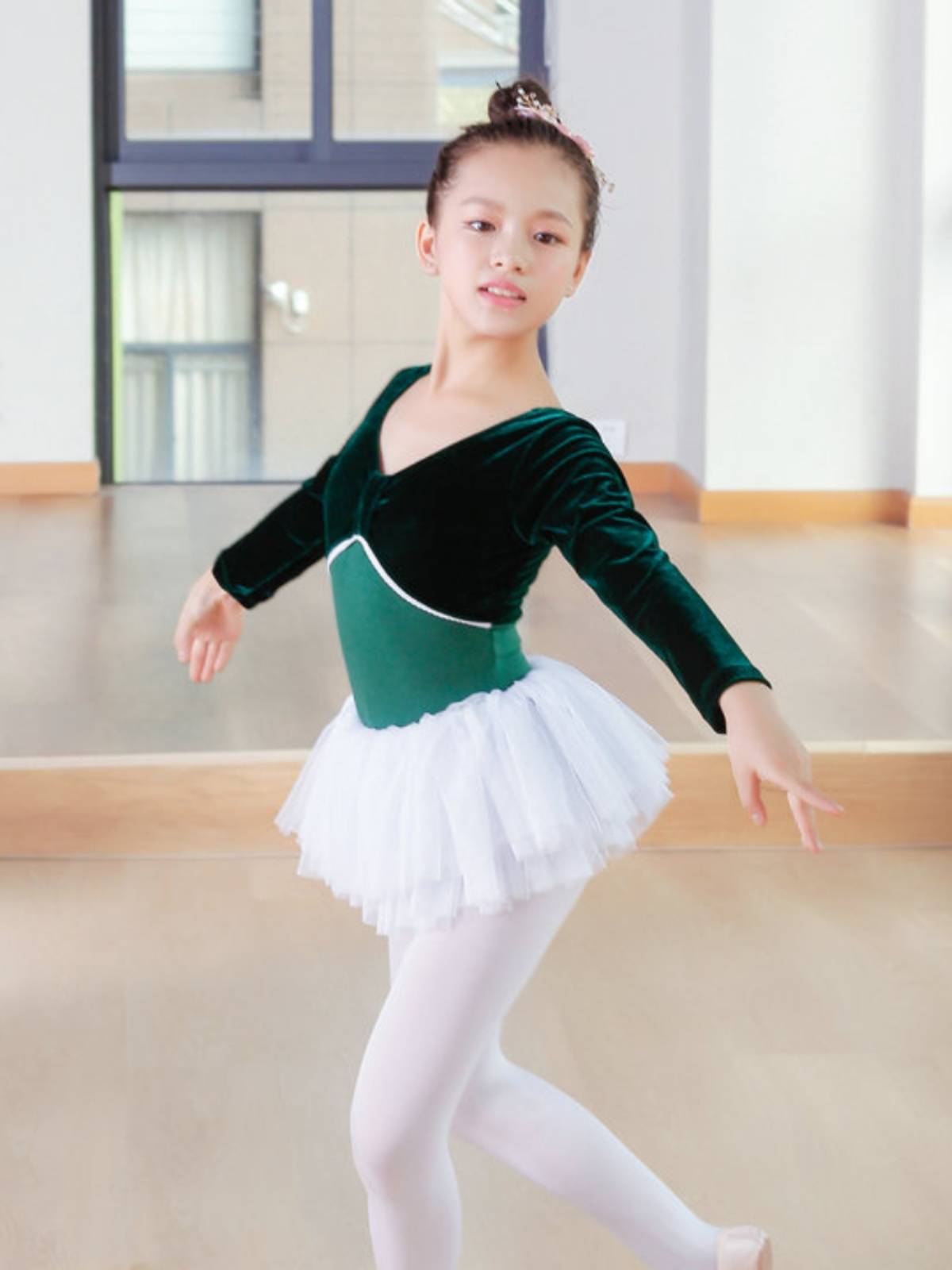 New for the mail children's long-sleeved velvet ballerina