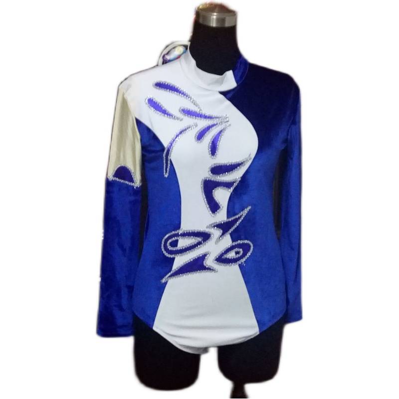 Customized training of men and women in gymnasium dress children ' s competition