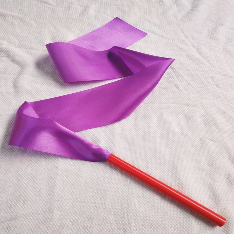 It's a pair of purple with a length of 60 and 10 centimeters