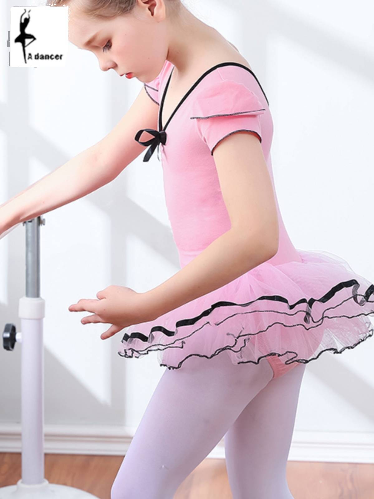 Summer's new pink-skinned dress for girls with short-sleeved baby ballets
