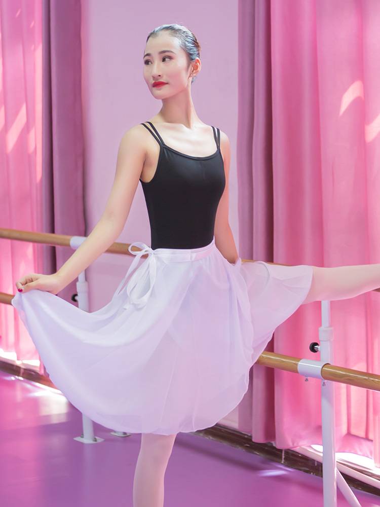 Double-strung dance choreographer, adult gymnasium gymnasium