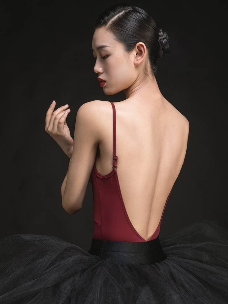 DANISIGO'S CHOREOGRAPHER, HIGH-TRIP, BACK-TO-BACK TROUPE