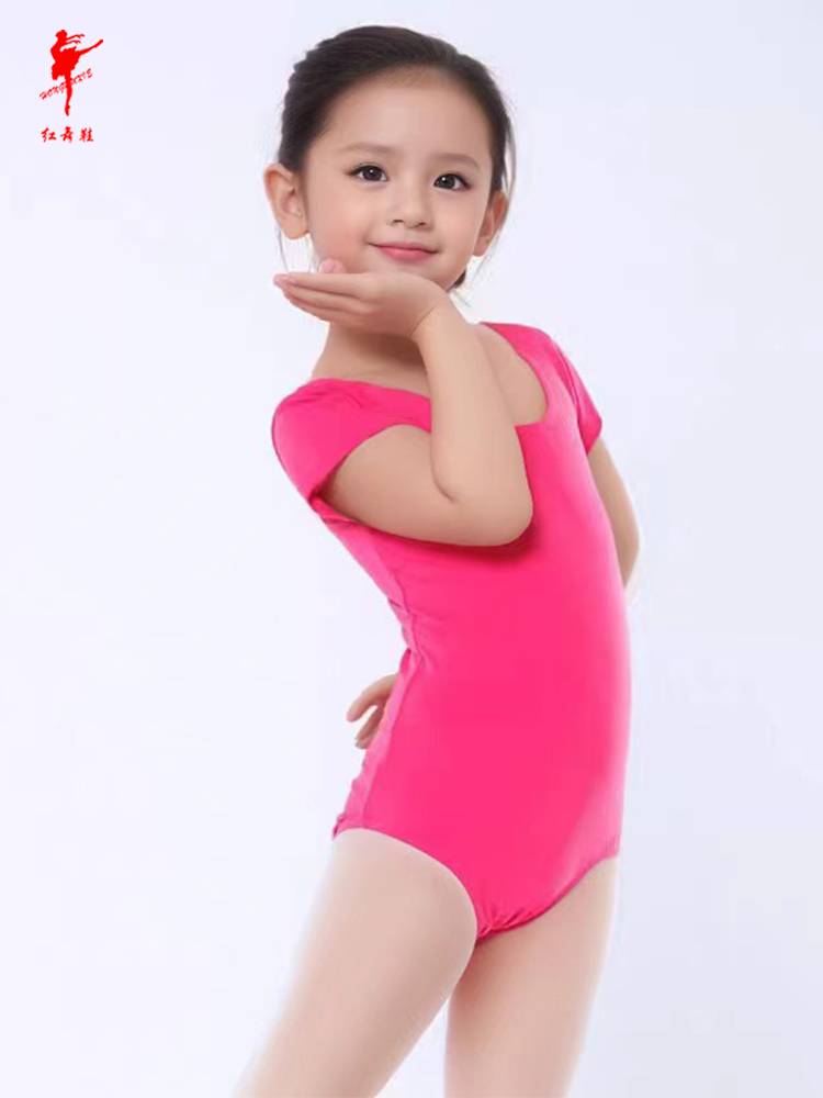 "Red shoes, girls' dance gymnasium, short-sleeve gymnasium, girls' ballet and dance "