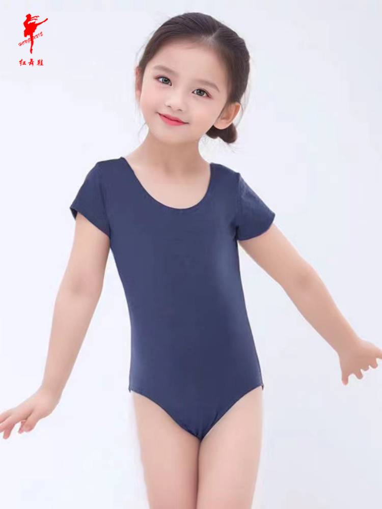 "Red shoes, girls' dance gymnasium, short-sleeve gymnasium, girls' ballet and dance "