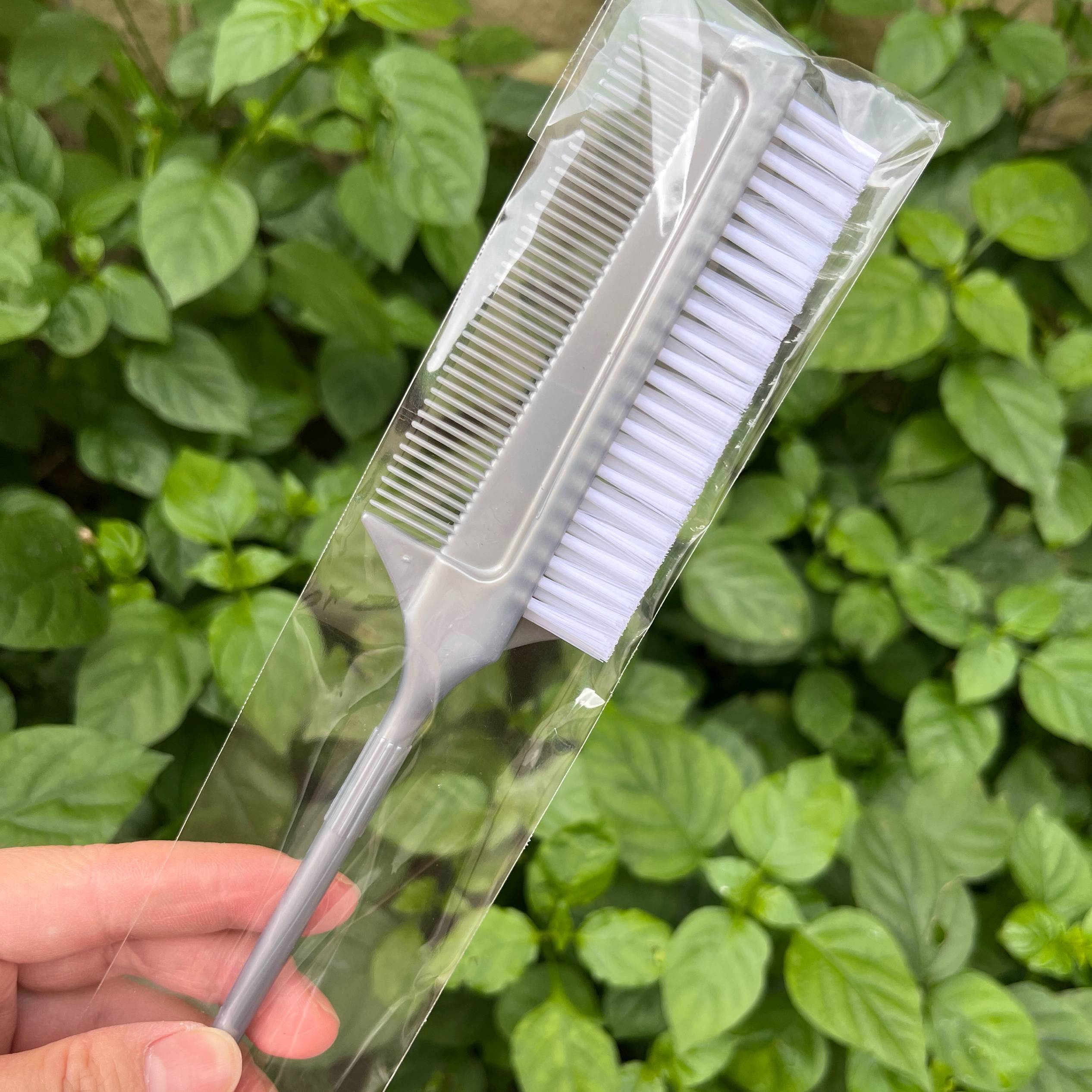Gray Latin comb