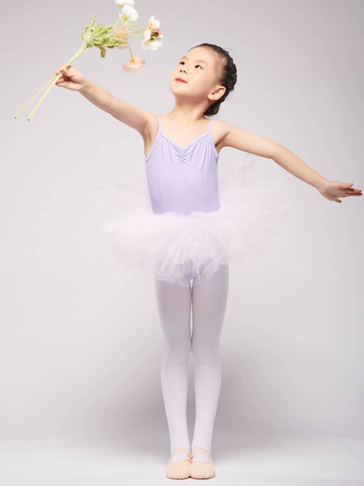 sansha french children's dance ballet practiced a chinese thong gymnastics for young dancers