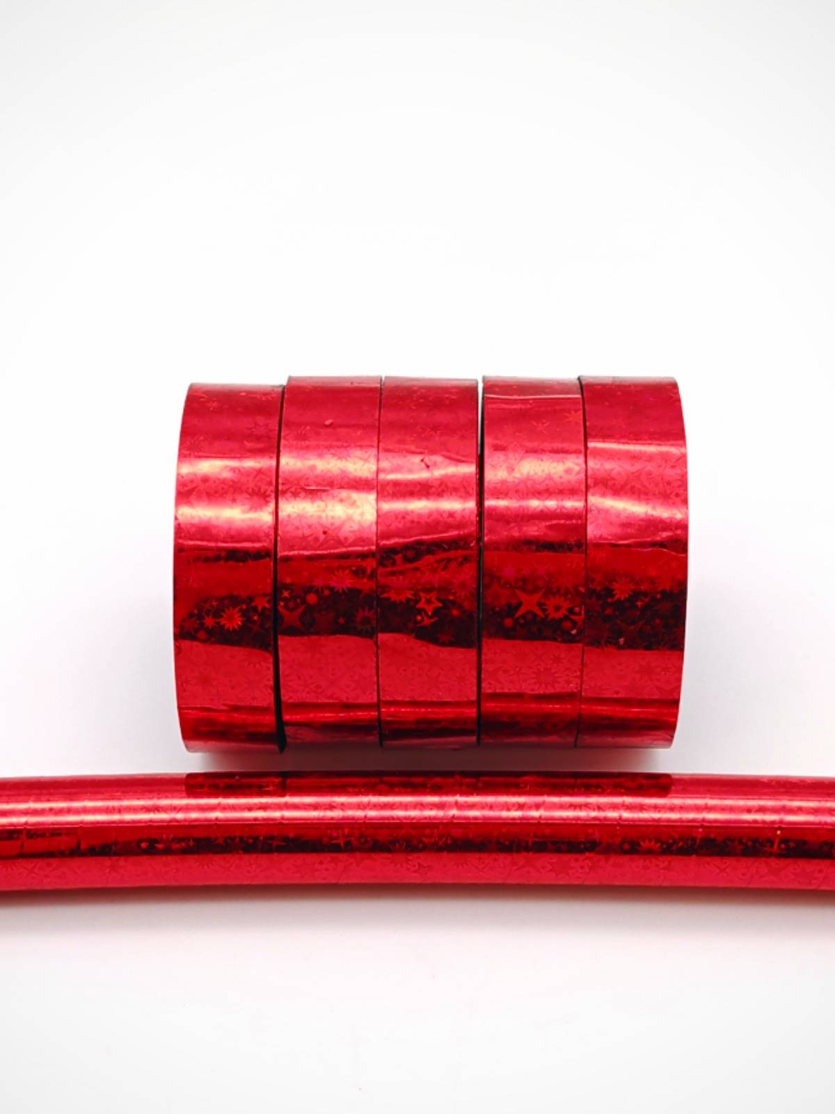 Artistic gymnasium twit-like duct tape-slash-and-tip competitions to train children in adult art