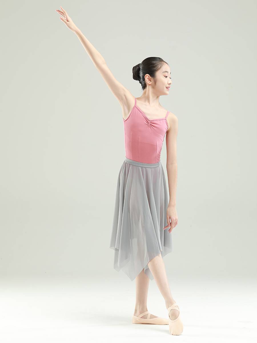 Sansha, a three-salary choreographer