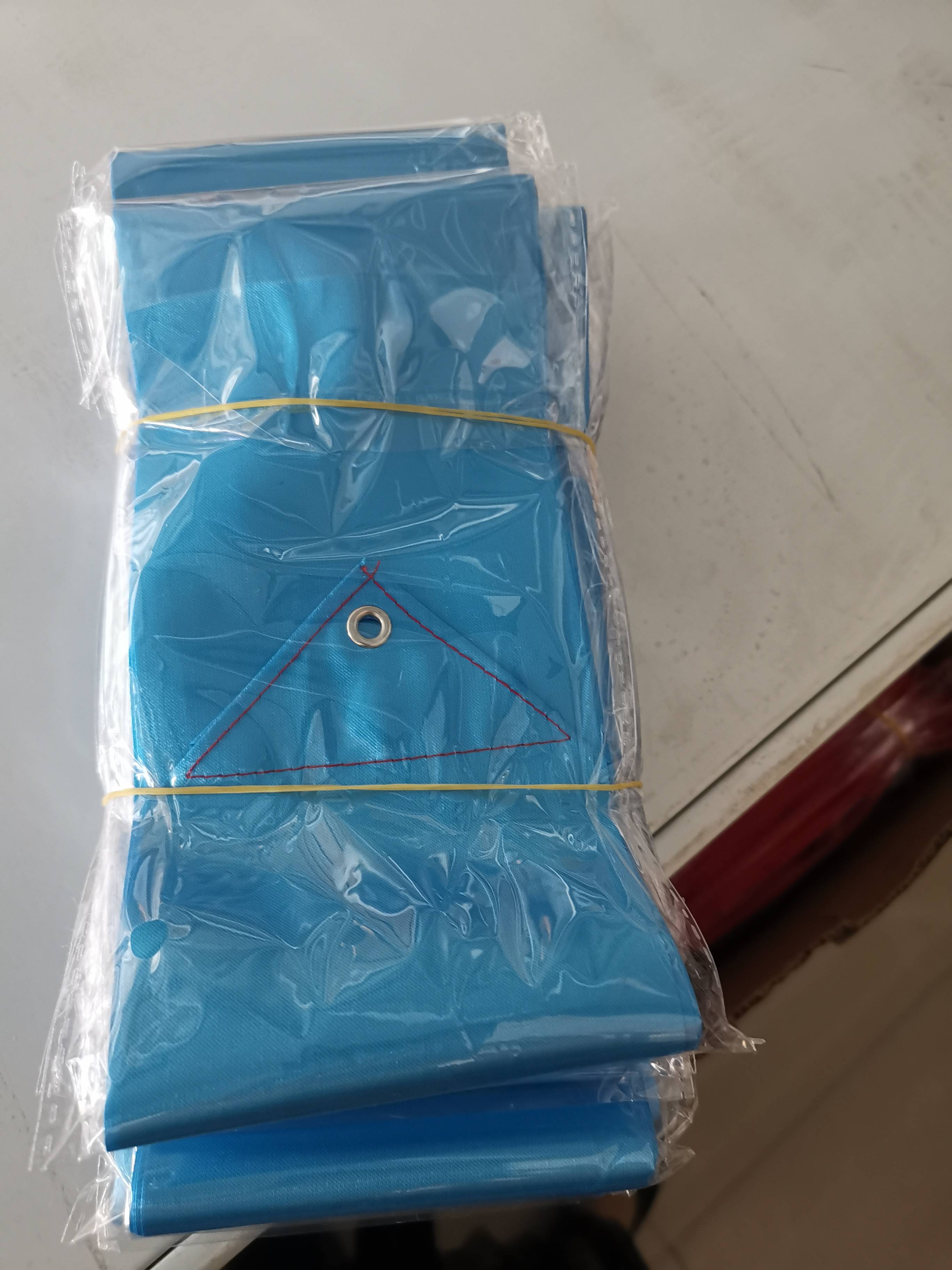 6 m blue-banded ten centimetre strip