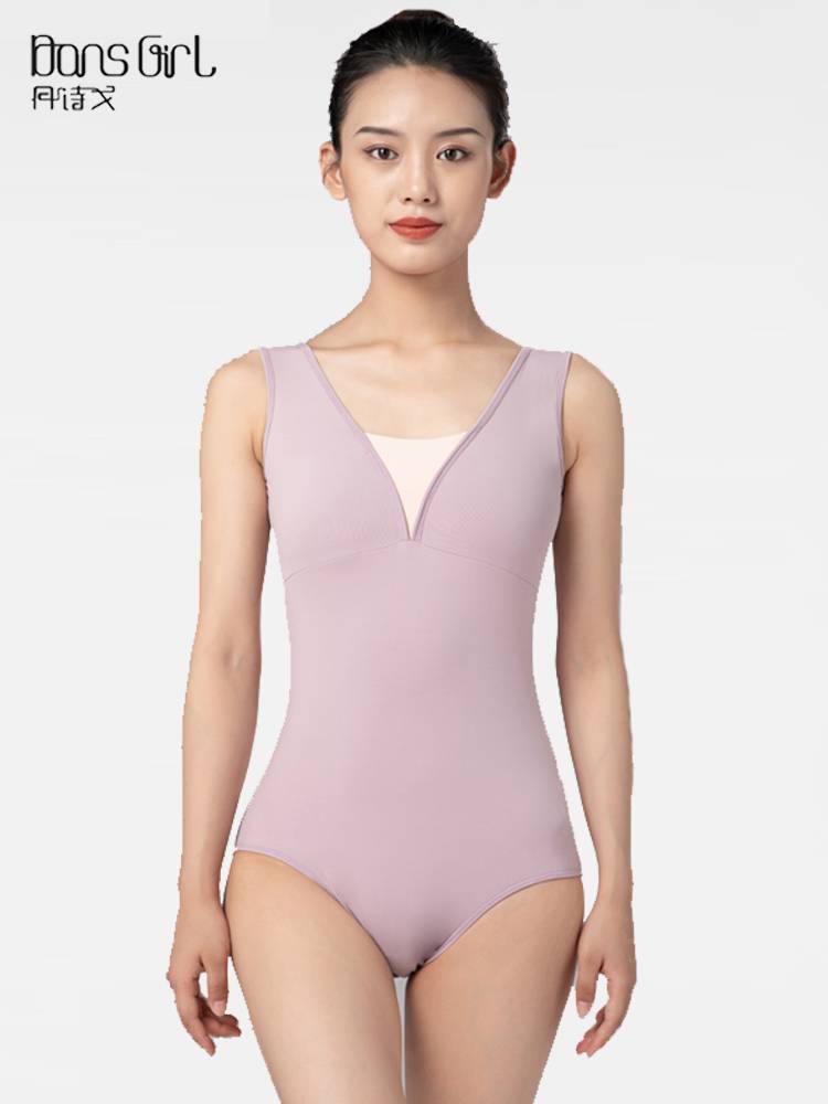 Danisago plays the basics for the cash-receiving vests in the ballet