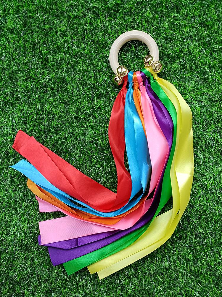 At the kindergarten primary school, the early-engineered children's dance troupe sports club will ring the ring with a rainbow ring