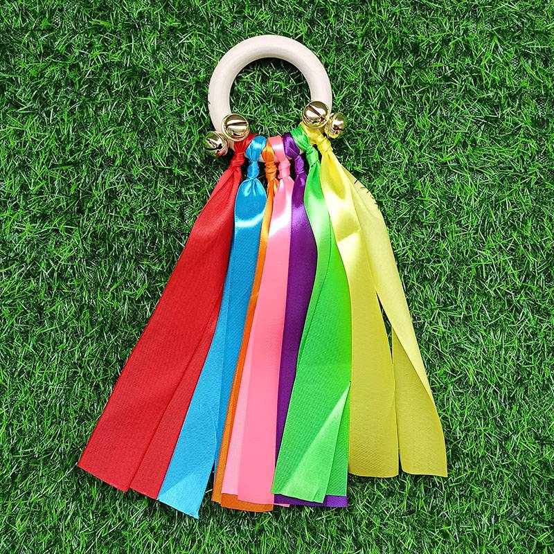 The ribbon is 25 cm long and four bells long