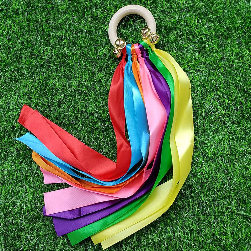 The ribbon is 50 cm long and four bells long
