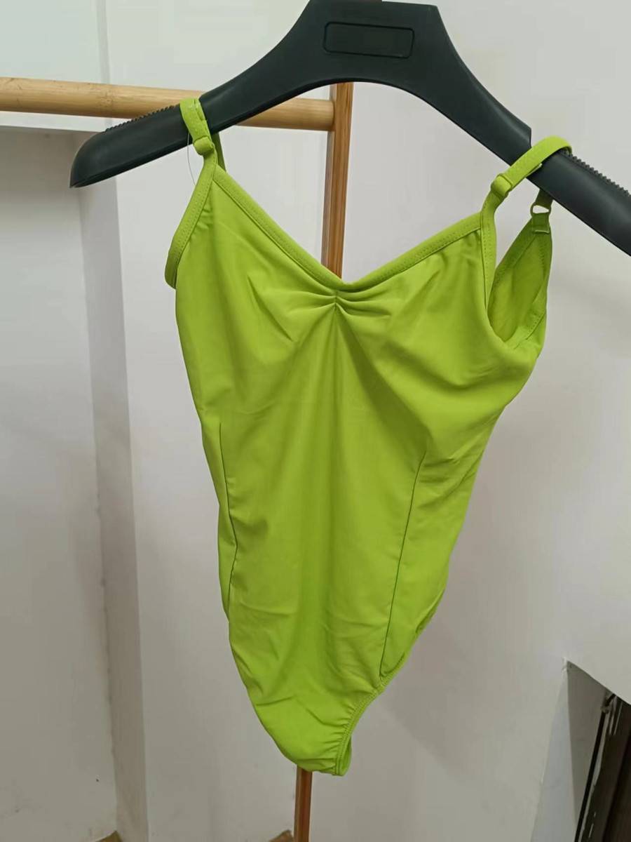 The basics of the dance dress, the ballet dress, the adult gymnasium thong, and the dance-shaped