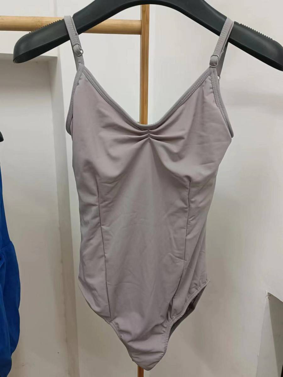 The basics of the dance dress, the ballet dress, the adult gymnasium thong, and the dance-shaped