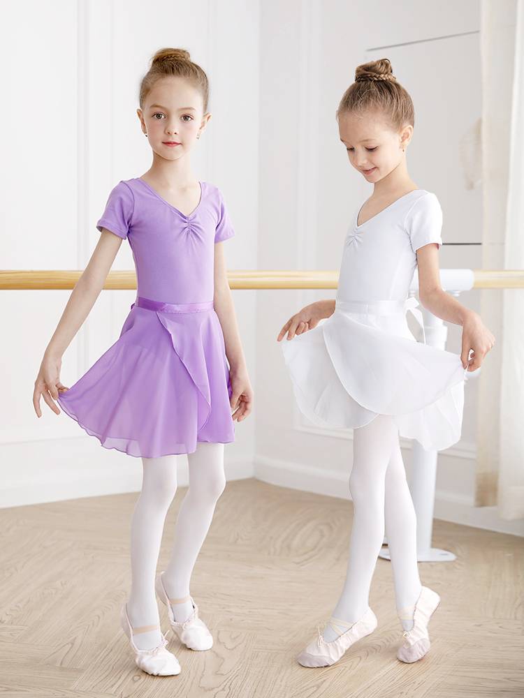 A Chinese dance dress suit for girls in dance dress and girls in short-sleeves for summer training