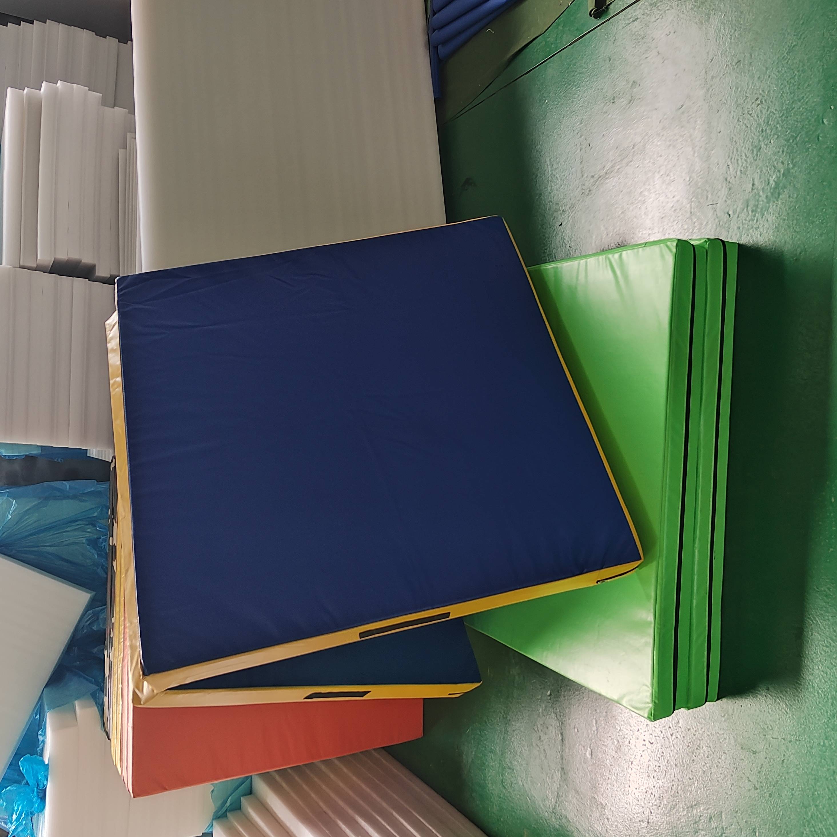 2 meters 1 meter 10 cm fold density 50
