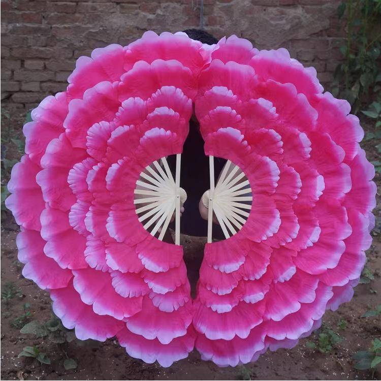 The opening of a dance flower fan, a plaza plaza plaza plaque troupe