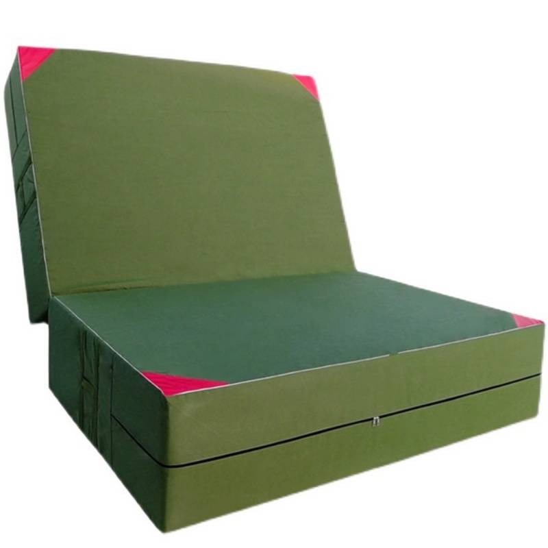 The SpongeBob jumps high-steal gymnastics mats, climbs up and sits up