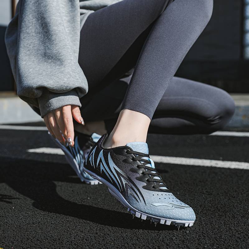 Snatch-and-shoe sprinting boys and girls with a third degree in physical examination and training in field running shoes