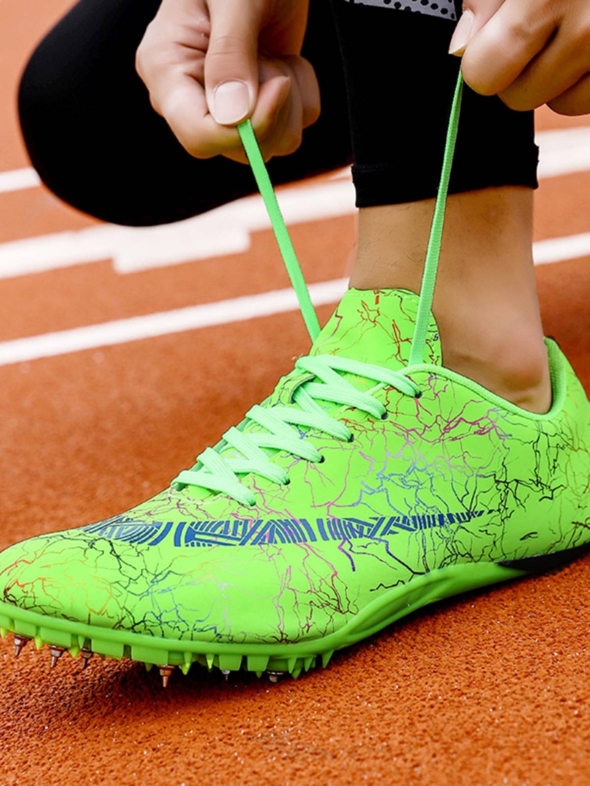 202 new nail shoes, track and field sprint male students physical test Bazailong sports training shoes jump professional nail shoes female