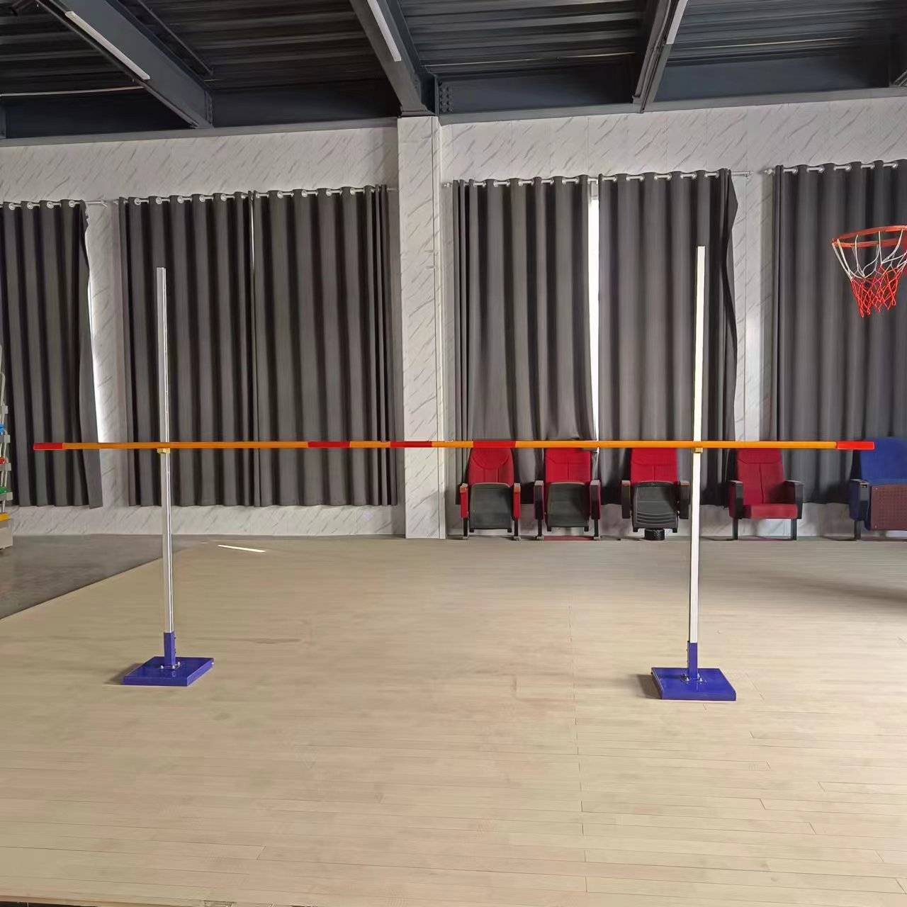 4 -meter horizontal rod