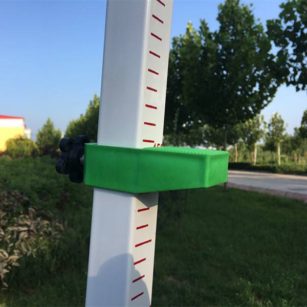 The school's track and field height can adjust the aluminum alloy simple jump high -end T jumping elevated annual meeting to bend over and overlap