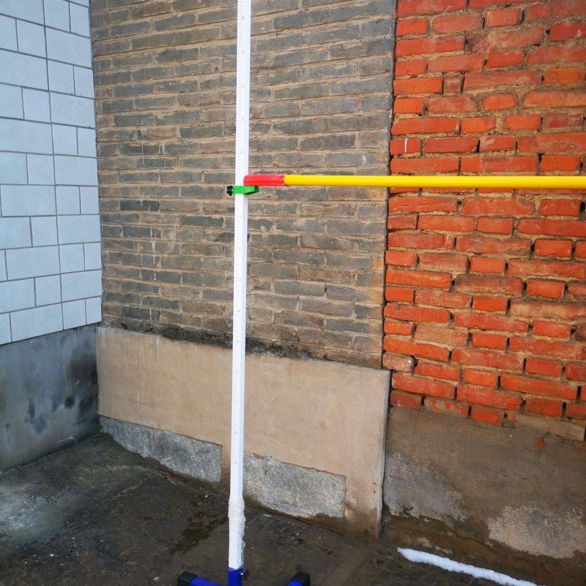 The high-trainer's easy game, the high-tighter school's yoga-legged pole
