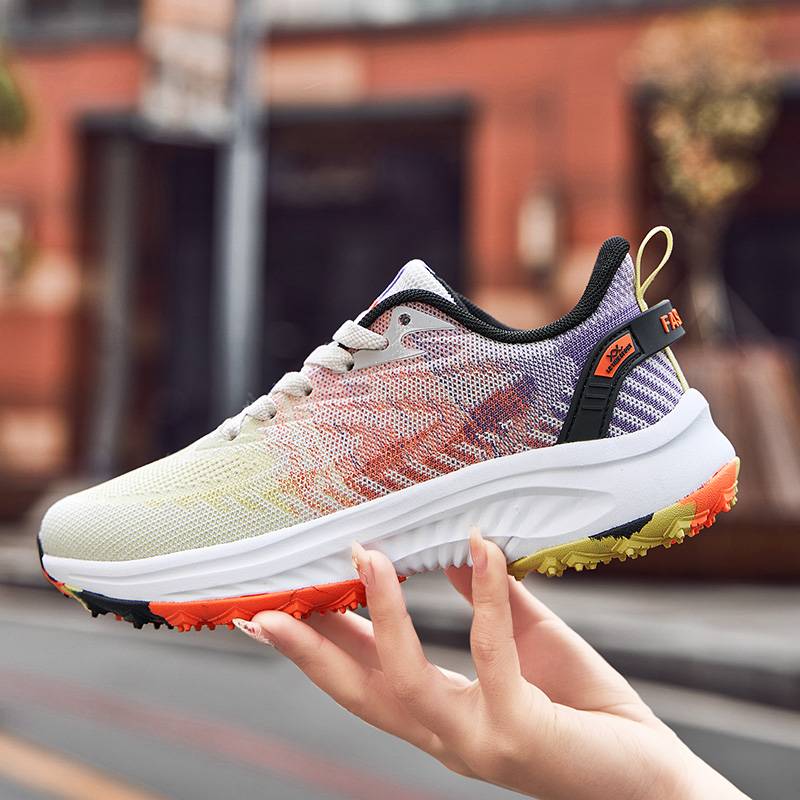 Sprinting shoes specializing in sports for boys and girls in junior high school, and long-distance snails in track and course training