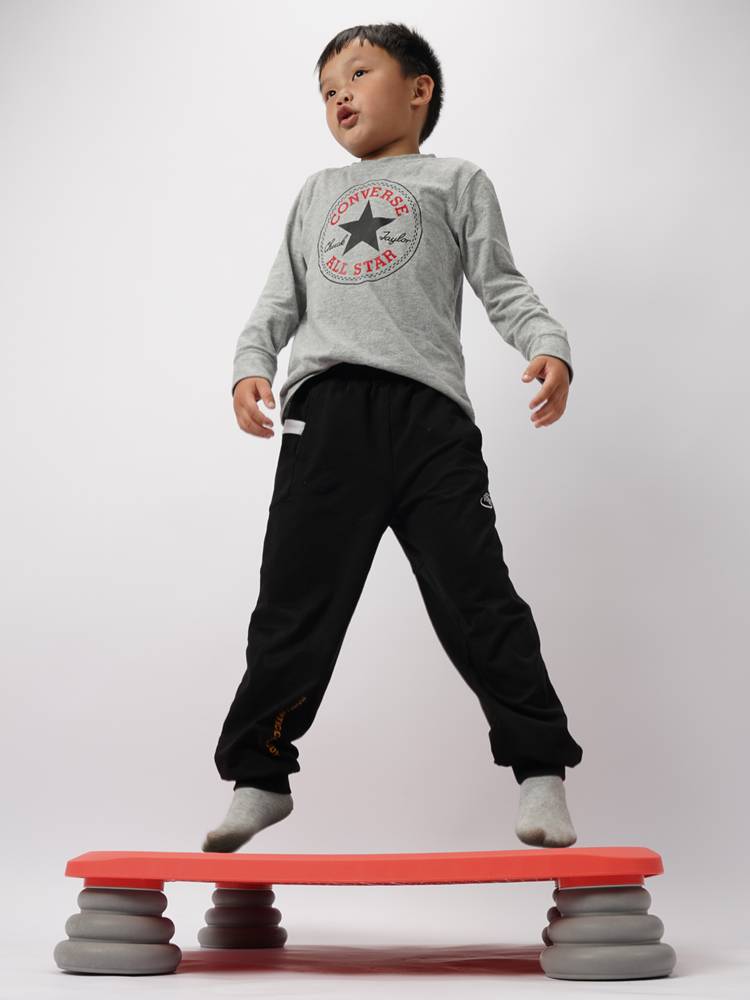 Children's bouncing jumper high jumping device Sensory training to promote artifacts to touch high equipment, high jump toy bed