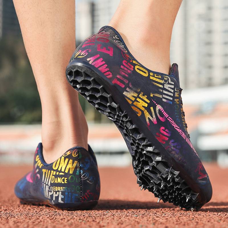 Scrambling shoes for boys and girls in high school