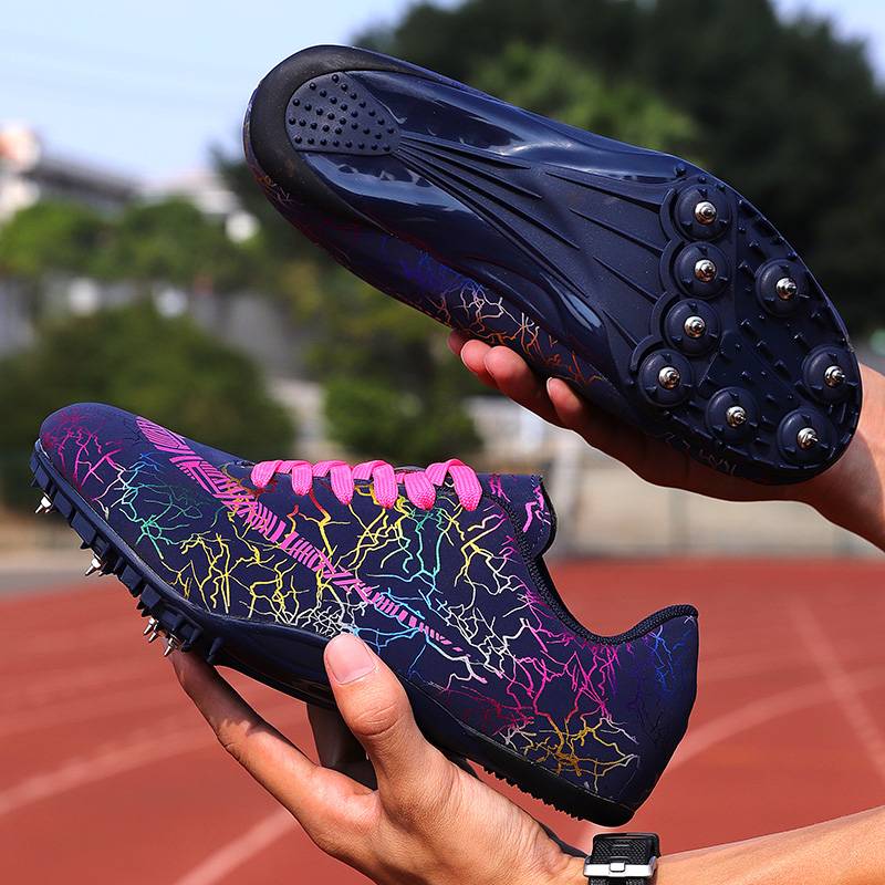 Nailed shoes and track elite sprinters