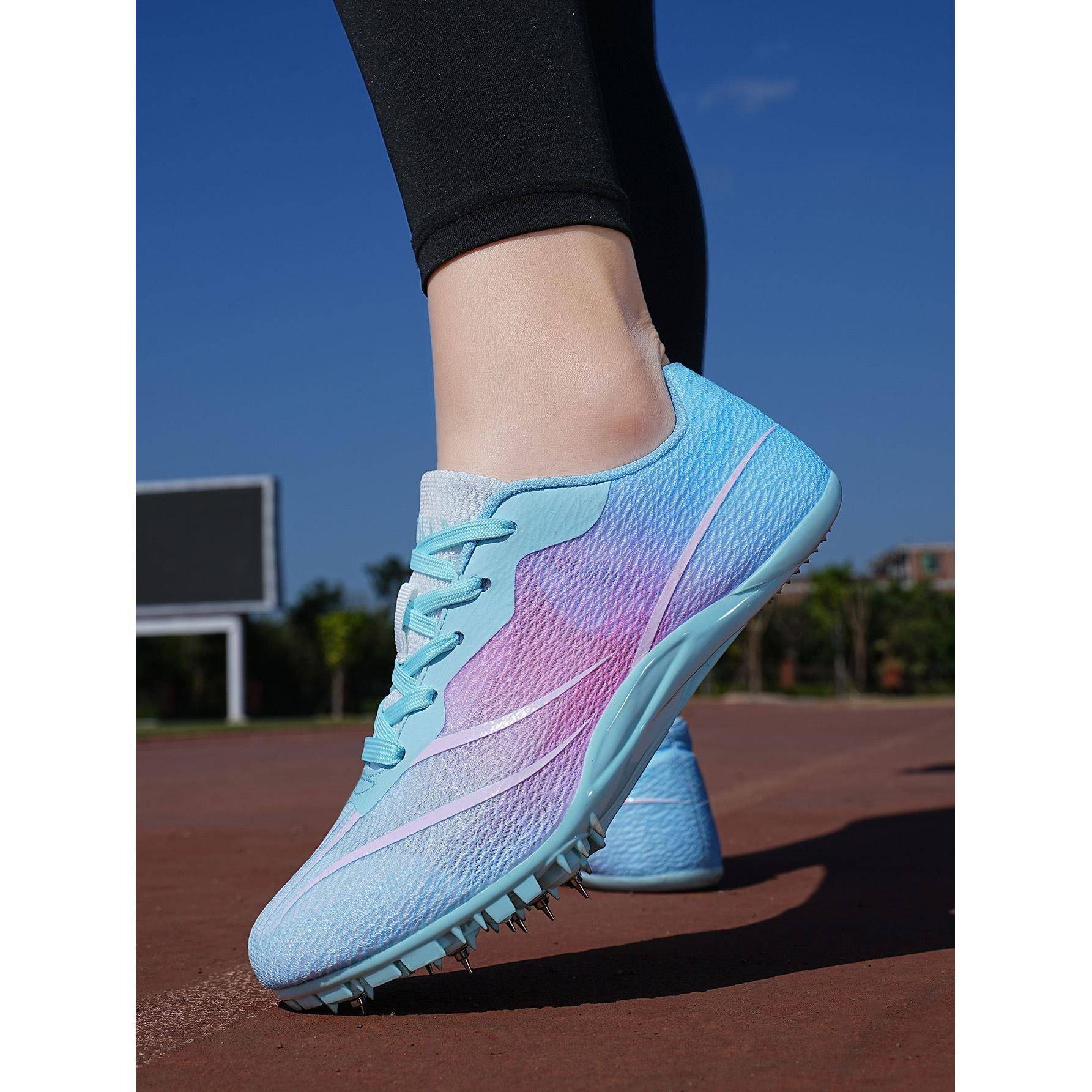 Nail-shoe sprinting for girls