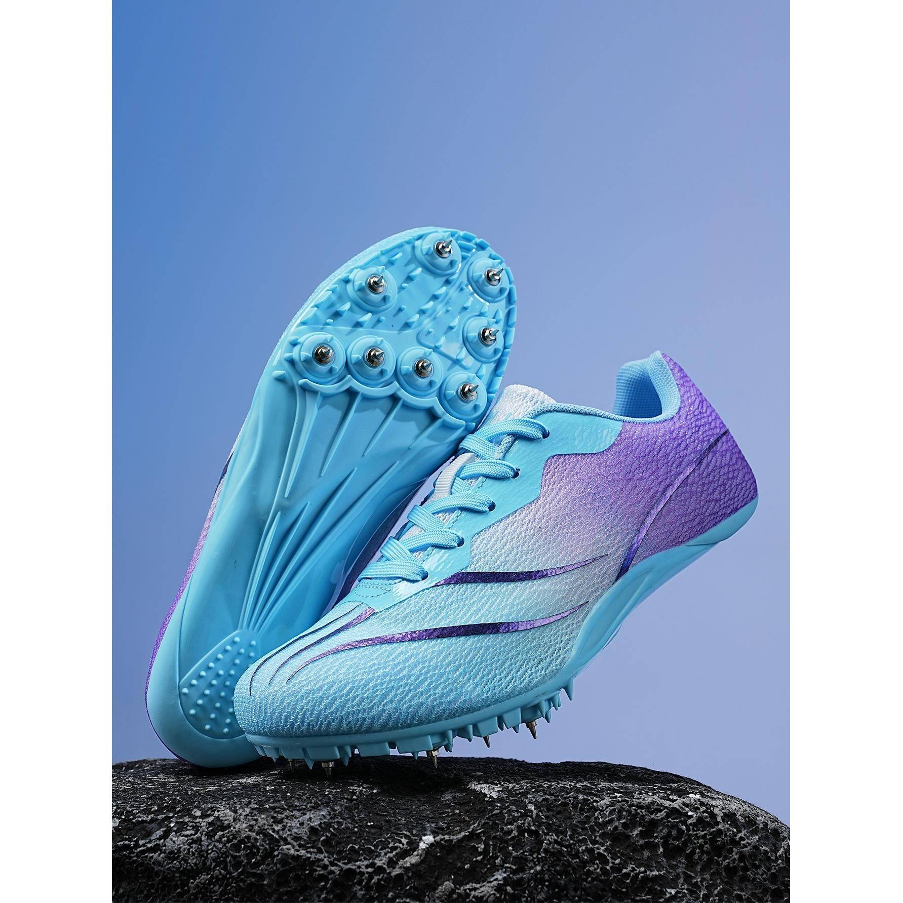Nail-shoe sprinting for girls
