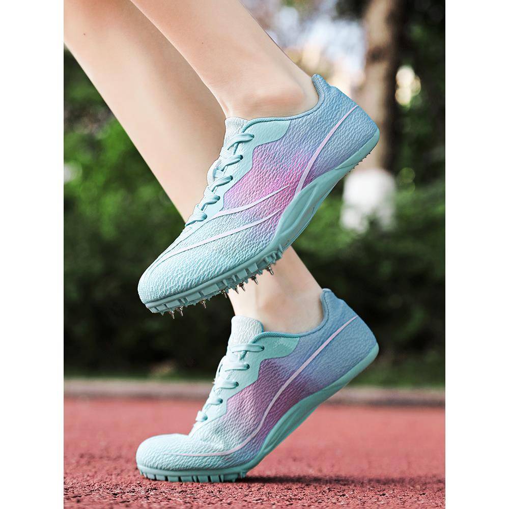 Nail-shoe sprinting for girls