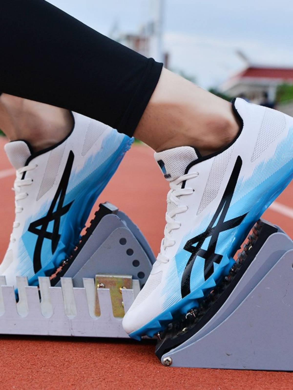 Huaqiang Hui Power Nail Shoes Tracks and Field Running Men's and Women's High School Test Mid -Stand -long jumper jumping competition training shoes majors