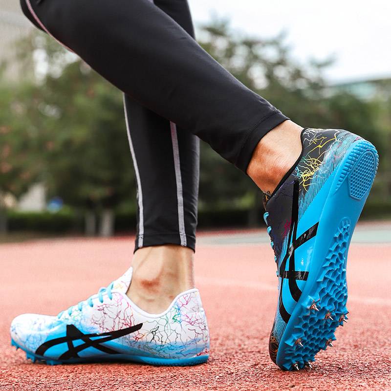 Nailed shoes and track elite sprinters