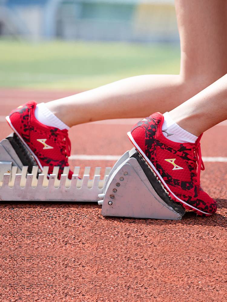 Haiers nail shoes track and field sprint male nail shoes female running remote shoes middle school entrance examination sports student competition running shoes