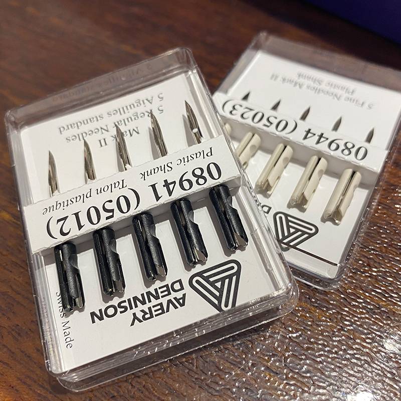Importing a hanger needle, a hanger, a hanger, a sticker, a sticker