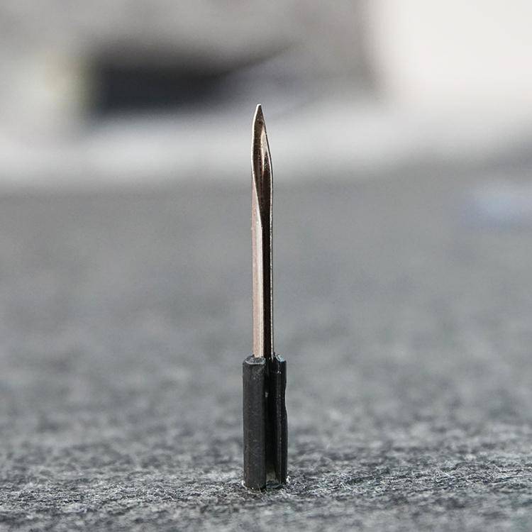 08941 Avery Coarse Needle (1 Black Head)